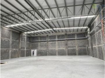 EXCEELNTE BODEGA EN RENTA PARQUE IBP SANTA CATARINA 645 M2 $ 85.000