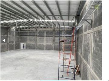 EXCEELNTE BODEGA EN RENTA PARQUE IBP SANTA CATARINA 645 M2 $ 85.000