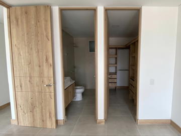 Venta Apartamento en 7° piso con ascensor. Unidad Residencial  Nova Plus Valle del Lili. Cali Sur