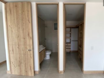 Venta Apartamento en 7° piso con ascensor. Unidad Residencial  Nova Plus Valle del Lili. Cali Sur