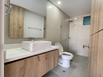 Venta Apartamento en 7° piso con ascensor. Unidad Residencial  Nova Plus Valle del Lili. Cali Sur