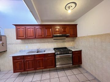 CASA EN VENTA UNA PLANTA EN JARDINES ALCALDE