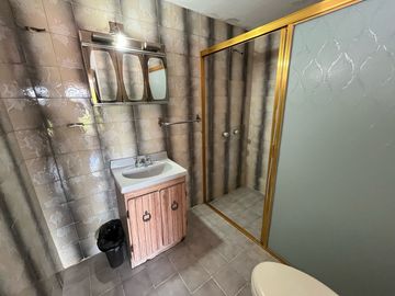 CASA EN VENTA UNA PLANTA EN JARDINES ALCALDE