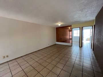 CASA EN VENTA UNA PLANTA EN JARDINES ALCALDE