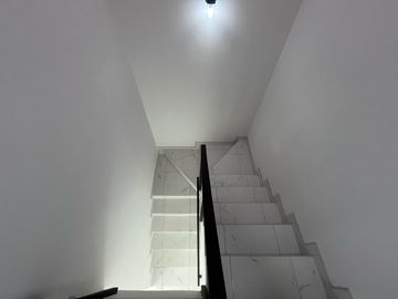 CASA REMODELADA EN JARDINES ALCALDE
