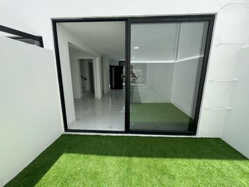 CASA REMODELADA EN JARDINES ALCALDE