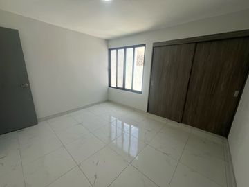 CASA REMODELADA EN JARDINES ALCALDE