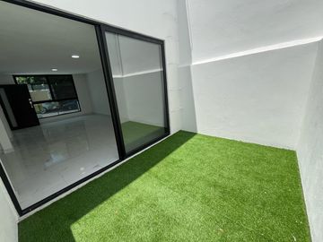 CASA REMODELADA EN JARDINES ALCALDE
