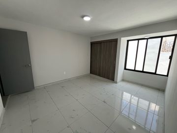 CASA REMODELADA EN JARDINES ALCALDE