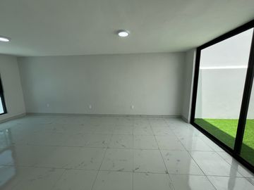 CASA REMODELADA EN JARDINES ALCALDE