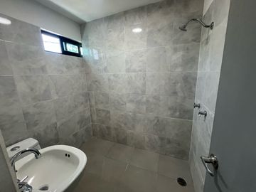 CASA REMODELADA EN JARDINES ALCALDE