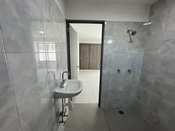 CASA REMODELADA EN JARDINES ALCALDE