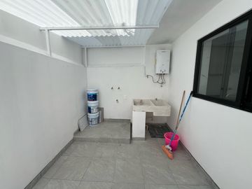 CASA REMODELADA EN JARDINES ALCALDE