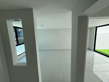 CASA REMODELADA EN JARDINES ALCALDE