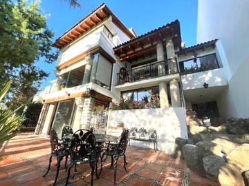 VENTA DE CASA EN FRACCIONAMIENTO CLUB DE GOLF LOS ENCINOS EN LERMA
