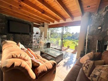 VENTA DE CASA EN FRACCIONAMIENTO CLUB DE GOLF LOS ENCINOS EN LERMA