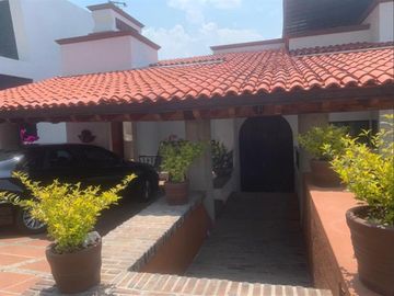VENTA DE CASA EN FRACCIONAMIENTO CLUB DE GOLF LOS ENCINOS EN LERMA