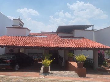 VENTA DE CASA EN FRACCIONAMIENTO CLUB DE GOLF LOS ENCINOS EN LERMA
