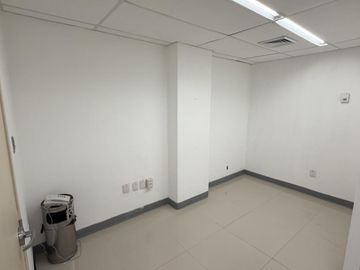 Renta de Oficina Corporativa Amueblada en Blvd. Campestre | Edificio Punta Campestre