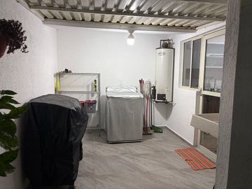Casa amueblada en renta en Juriquilla Santa Fe 3 rec y sala de tv.