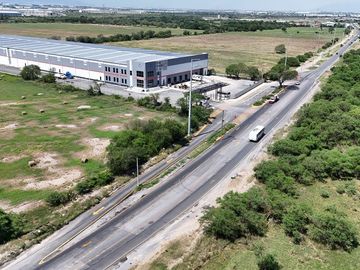 Bodega Industrial AAA en Renta