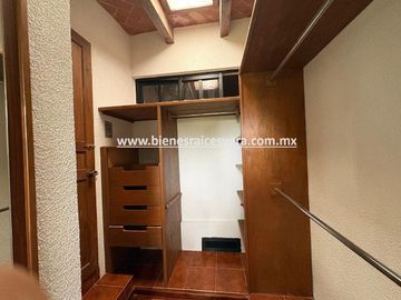 CASA EN RENTA EN TEQUISQUIAPAN EN EL FRACC. GRANJAS RESIDENCIALES. Maru