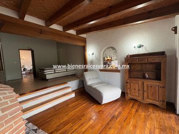 CASA EN RENTA EN TEQUISQUIAPAN EN EL FRACC. GRANJAS RESIDENCIALES. Maru