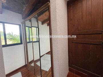 CASA EN RENTA EN TEQUISQUIAPAN EN EL FRACC. GRANJAS RESIDENCIALES. Maru