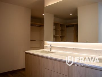 RENTA DE DEPARTAMENTO EN VIA DEL BOSQUE MANTENIMIENTO INCLUIDO
