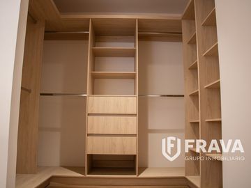 RENTA DE DEPARTAMENTO EN VIA DEL BOSQUE MANTENIMIENTO INCLUIDO