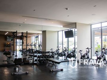 RENTA DE DEPARTAMENTO EN VIA DEL BOSQUE MANTENIMIENTO INCLUIDO