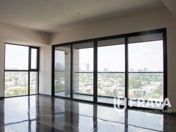 RENTA DE DEPARTAMENTO EN VIA DEL BOSQUE MANTENIMIENTO INCLUIDO