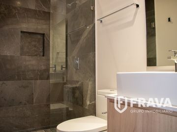 RENTA DE DEPARTAMENTO EN VIA DEL BOSQUE MANTENIMIENTO INCLUIDO