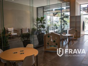 RENTA DE DEPARTAMENTO EN VIA DEL BOSQUE MANTENIMIENTO INCLUIDO