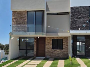 Casa en venta dentro de coto Manzanos, Capital Norte
