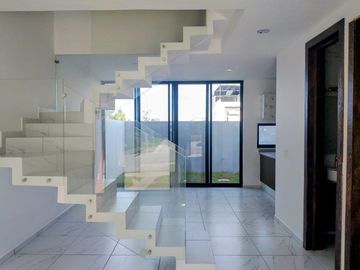 Casa en venta dentro de coto Manzanos, Capital Norte