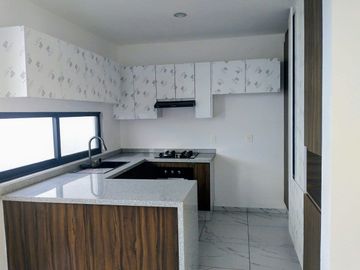 Casa en venta dentro de coto Manzanos, Capital Norte