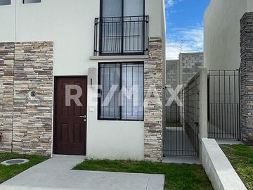 RENTA DE CASA AMUEBLADA EN CAPITAL SUR