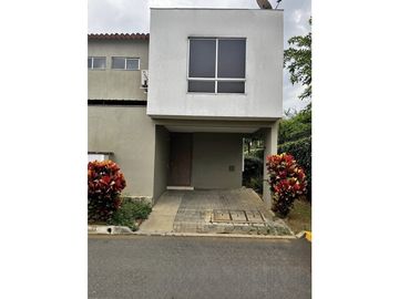 Venta Casa Condominio en Ciudad Country, Jamundí 3724.
