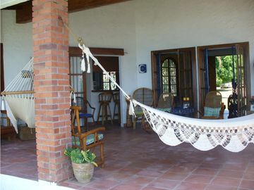 En venta casa de dos niveles frente al mar en Coronado, Chame