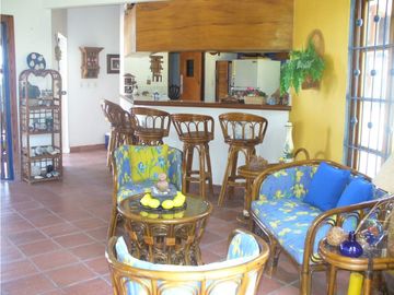 En venta casa de dos niveles frente al mar en Coronado, Chame