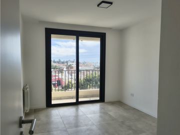 Dpto. Dos Dormitorios de Categoría a Estrenar. En Venta en Tandil