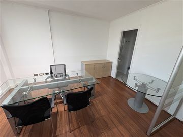 ARRIENDO OFICINA 2HAB 2BA LAS CONDES