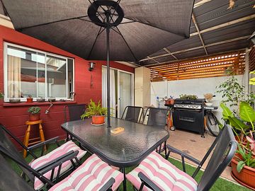 VENTA DE CASA EN EXCELENTE ESTADO! 3 DOR Y 2 BAÑOS