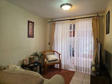 VENTA DE CASA EN EXCELENTE ESTADO! 3 DOR Y 2 BAÑOS