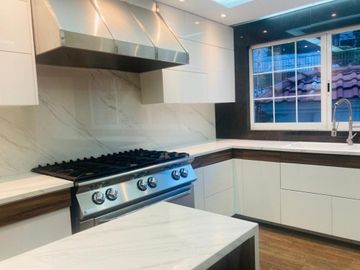 Casa en Venta Tecamachalco, con jardín y terrazas