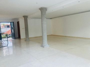 Casa en Venta Tecamachalco, con jardín y terrazas