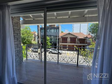 Chalet 5 ambientes con garage -  Paseo Aldrey