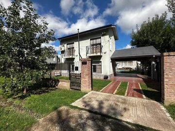 VENTA CASA FRANCISCO ALVAREZ 4 AMBIENTES C/PILETA