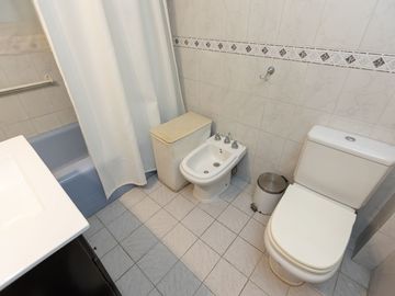 DEPARTAMENTO 4 AMBIENTES CON DEPENDENCIA BALCON